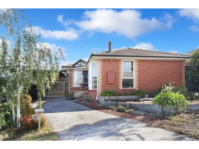 2/4 Culcairn Court, Narre Warren South VIC 3805