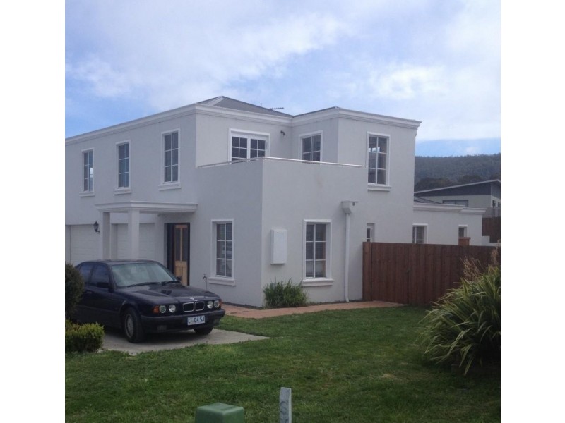 2/24 Staff Road, Electrona TAS 7054