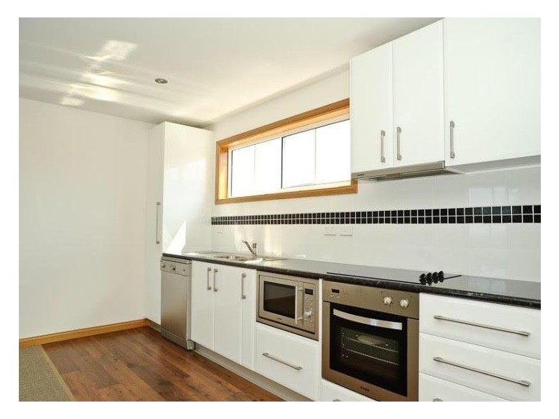 2/24 Staff Road, Electrona TAS 7054