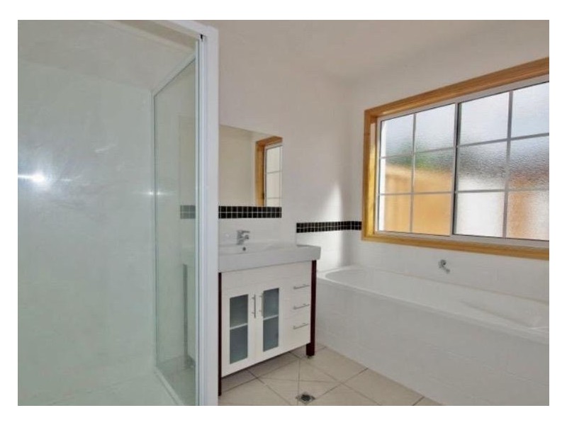 2/24 Staff Road, Electrona TAS 7054