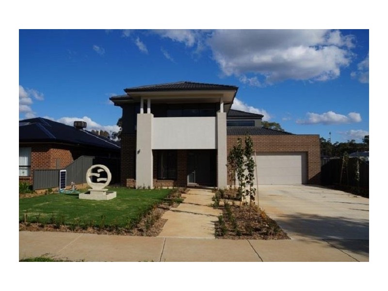 33 Swanson Blvd, Strathfieldsaye VIC 3551