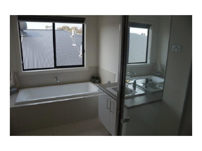 33 Swanson Blvd, Strathfieldsaye VIC 3551