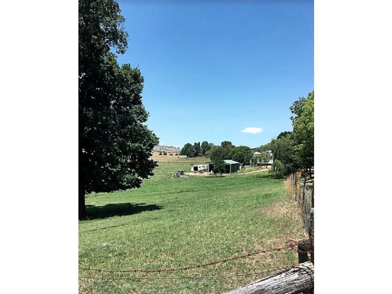 1055 Derby Street, Walcha NSW 2354