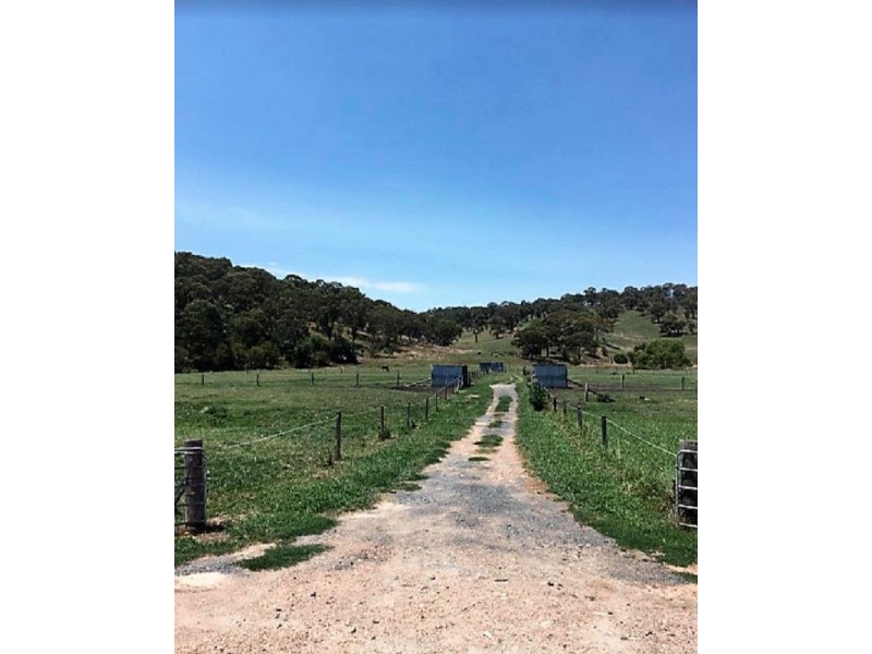 1055 Derby Street, Walcha NSW 2354