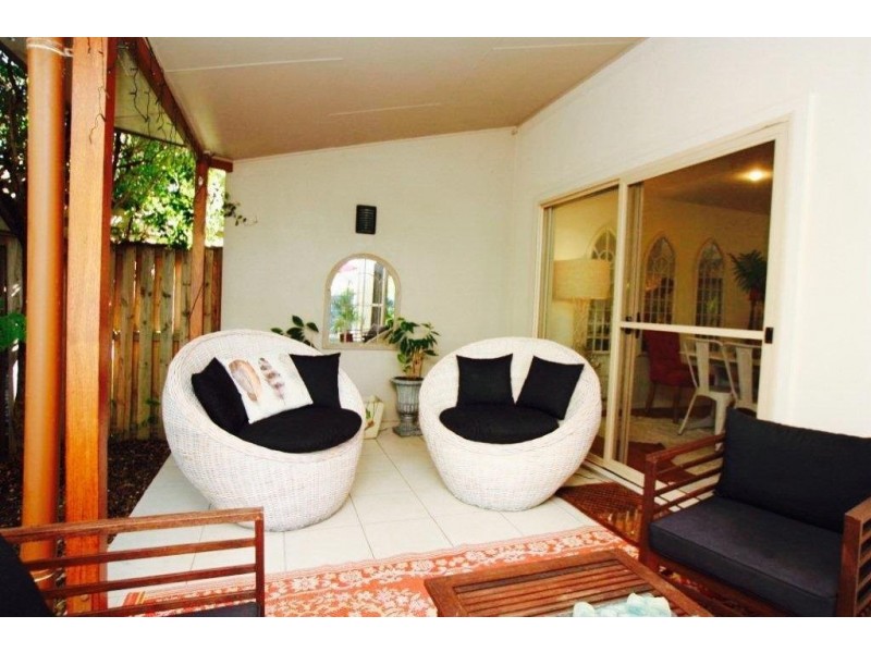 1/4 Halyard Court, Ocean Shores NSW 2483