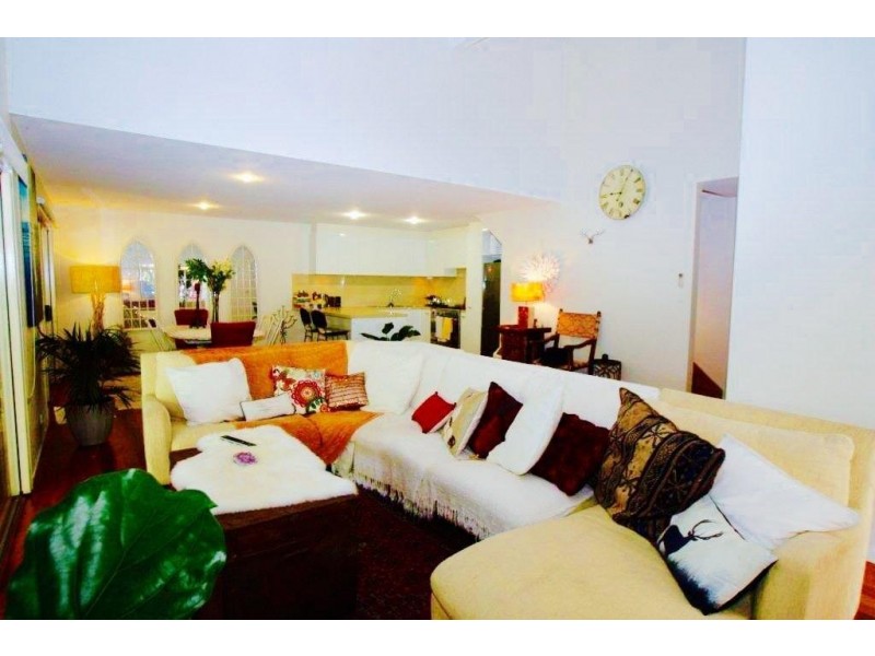 1/4 Halyard Court, Ocean Shores NSW 2483