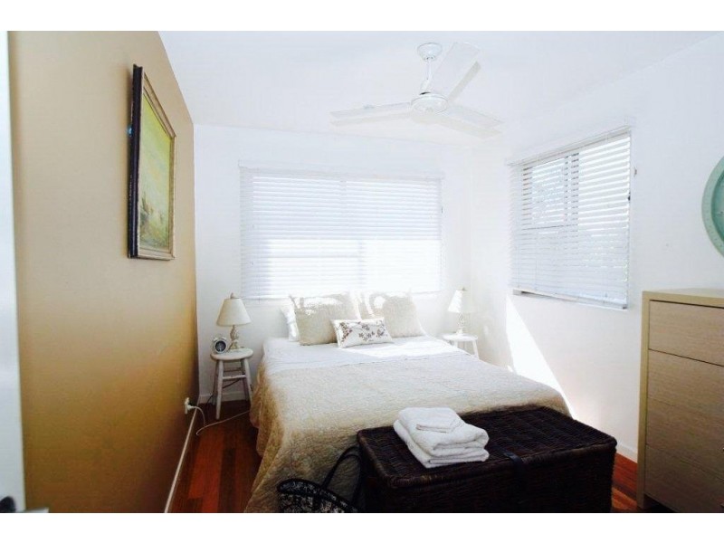 1/4 Halyard Court, Ocean Shores NSW 2483