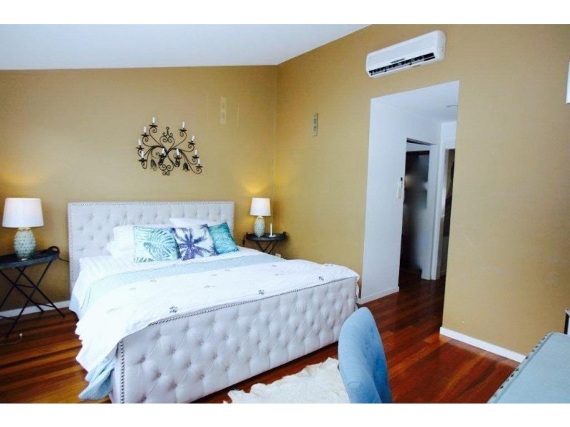 1/4 Halyard Court, Ocean Shores NSW 2483