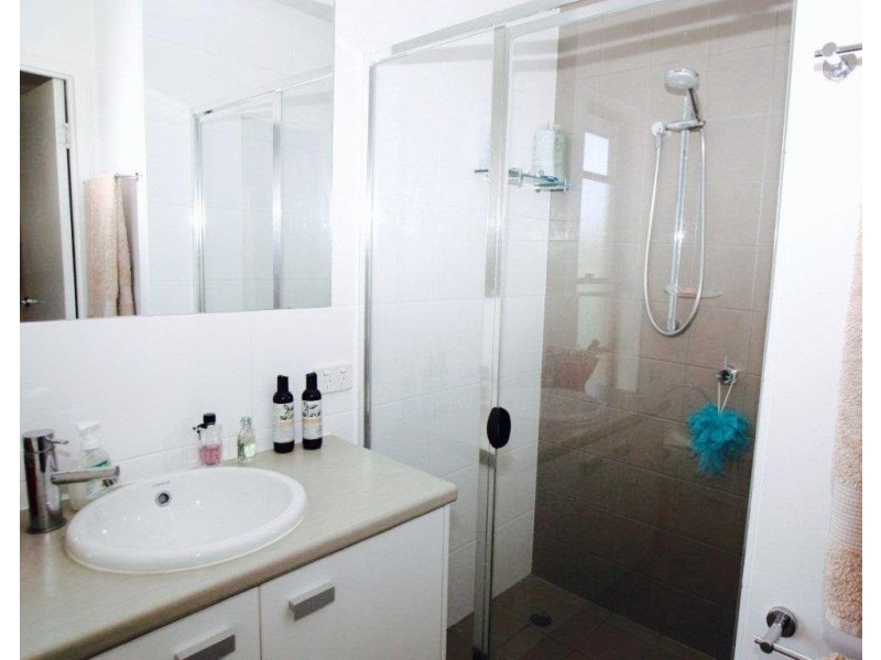 1/4 Halyard Court, Ocean Shores NSW 2483