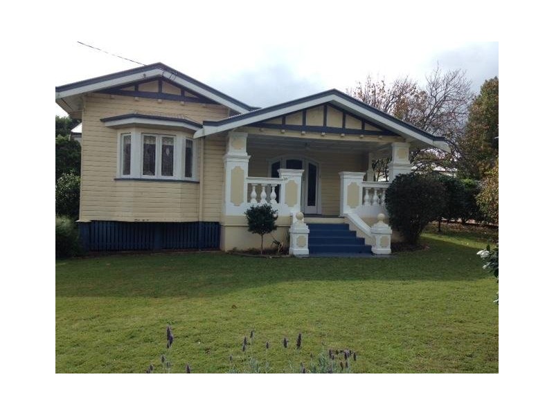 23 Collins Street, Mount Lofty QLD 4350