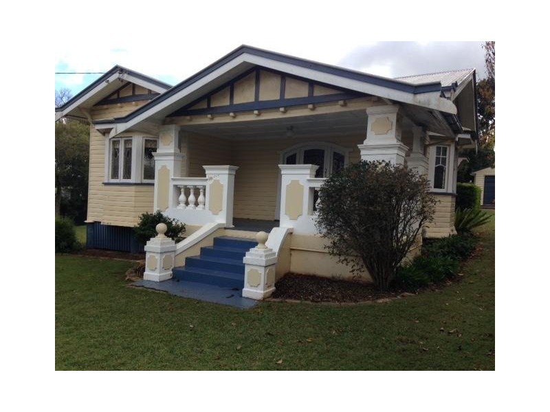 23 Collins Street, Mount Lofty QLD 4350