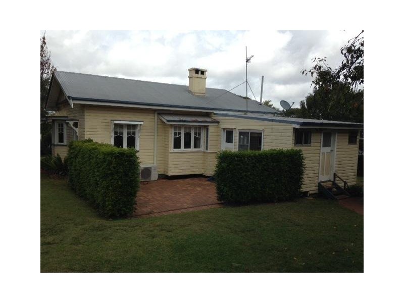 23 Collins Street, Mount Lofty QLD 4350