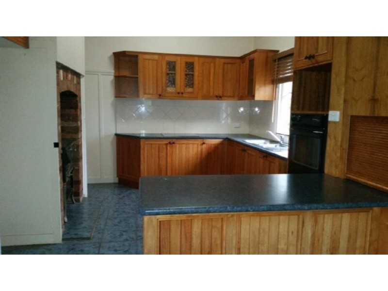 23 Collins Street, Mount Lofty QLD 4350