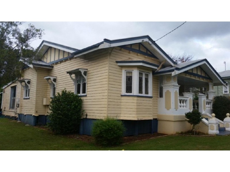 23 Collins Street, Mount Lofty QLD 4350