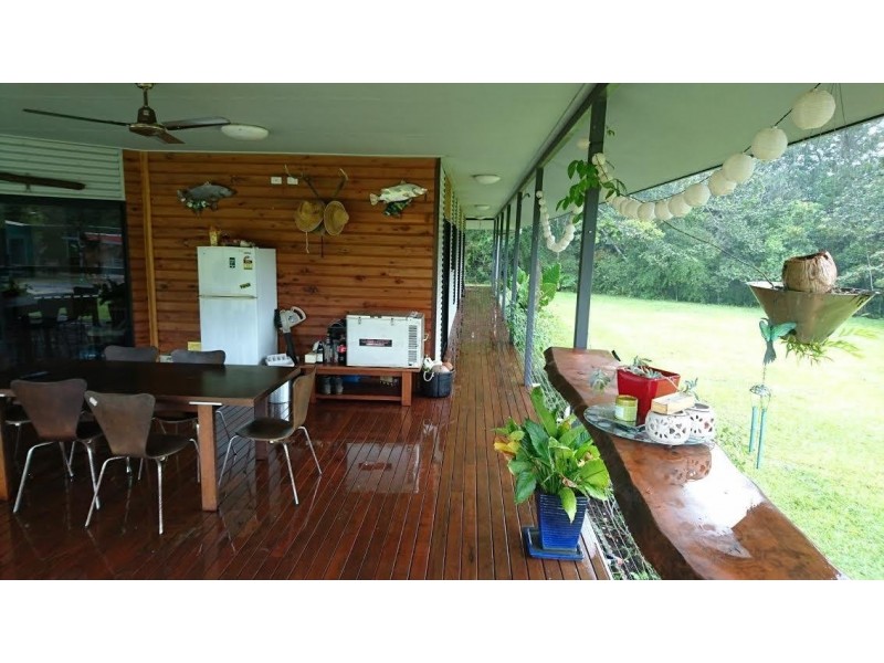18 Ulysses Close, Lake Eacham QLD 4884