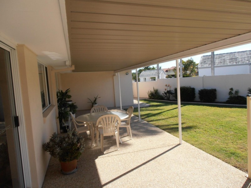 18 Christa Way, Benowa Waters QLD 4217