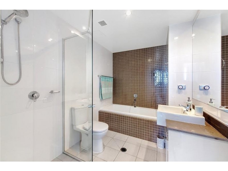 2801/4 Como Crescent, Southport QLD 4215