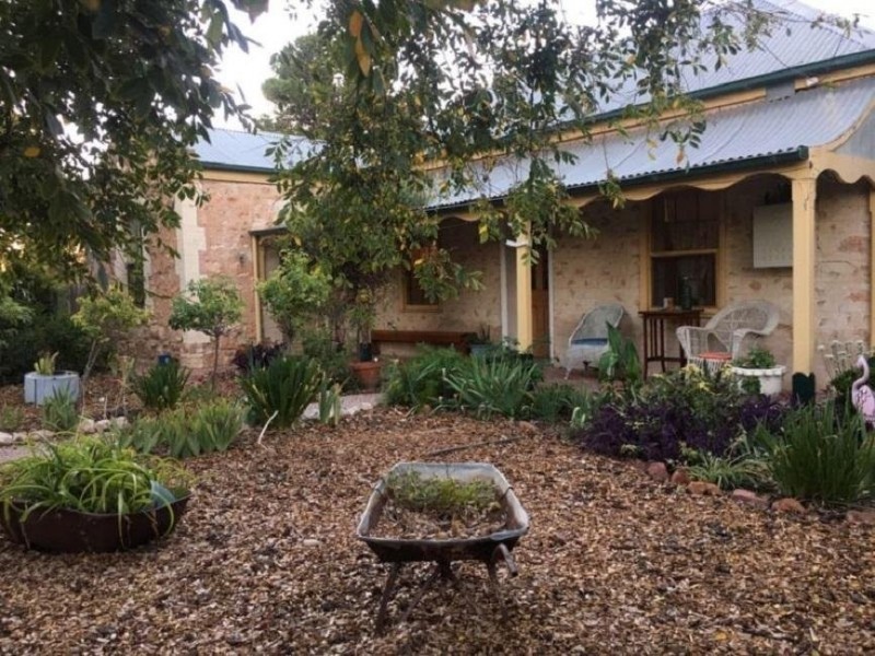 14 Harvey Street, Moonta Mines SA 5558