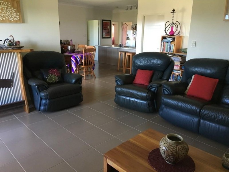 25 Neal Street, Atherton QLD 4883