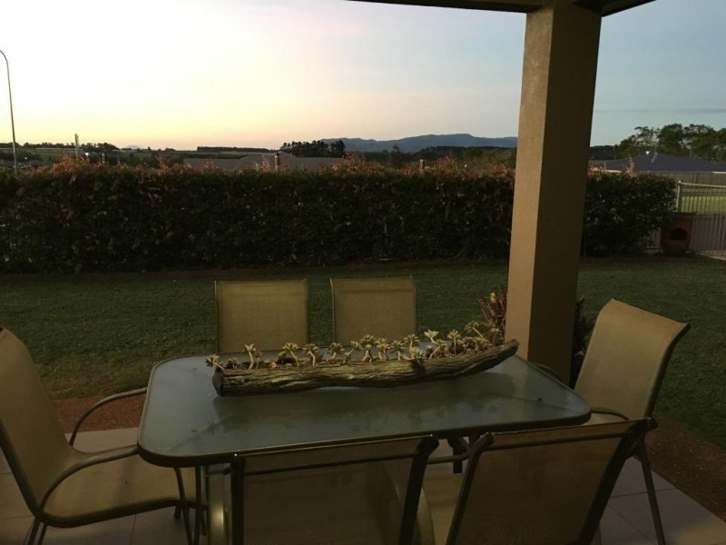 25 Neal Street, Atherton QLD 4883