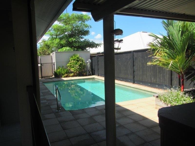 52 Tyrconnell Crescent, Redlynch QLD 4870