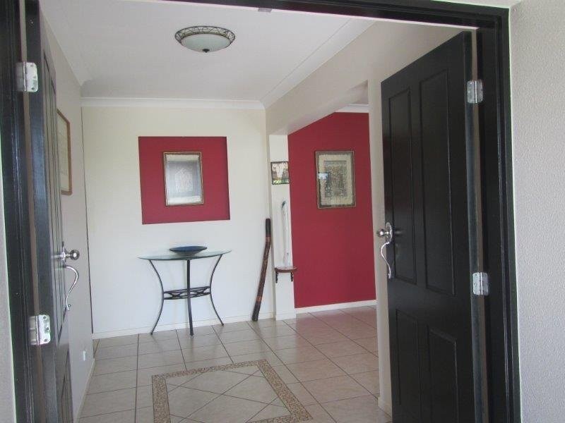 52 Tyrconnell Crescent, Redlynch QLD 4870