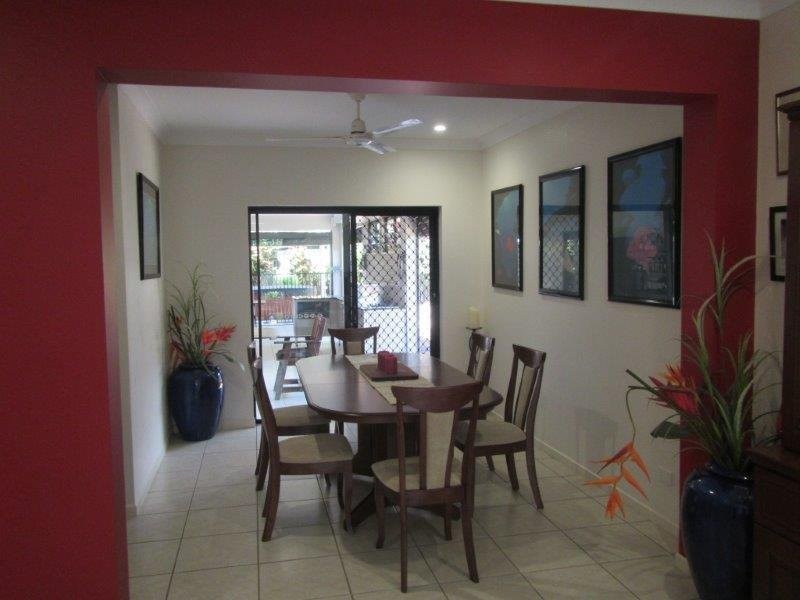 52 Tyrconnell Crescent, Redlynch QLD 4870