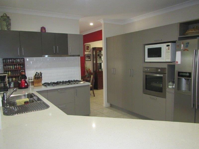 52 Tyrconnell Crescent, Redlynch QLD 4870