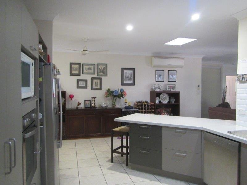 52 Tyrconnell Crescent, Redlynch QLD 4870