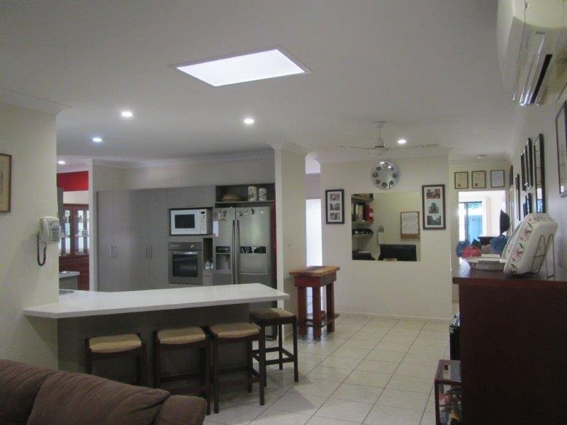 52 Tyrconnell Crescent, Redlynch QLD 4870