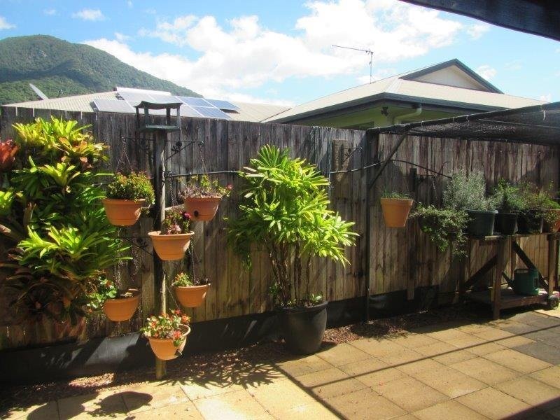 52 Tyrconnell Crescent, Redlynch QLD 4870