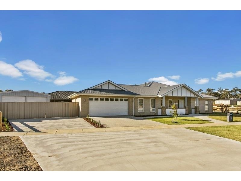 26 Weeks Road, Ascot VIC 3551