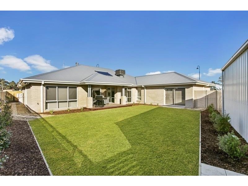 26 Weeks Road, Ascot VIC 3551