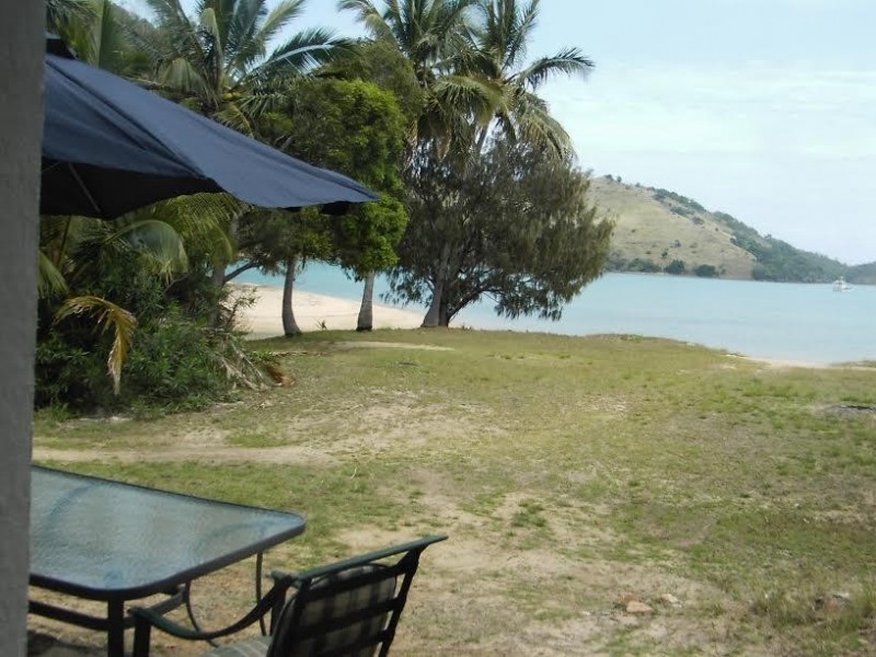 ** St. Bees Island, Whitsundays QLD 4802