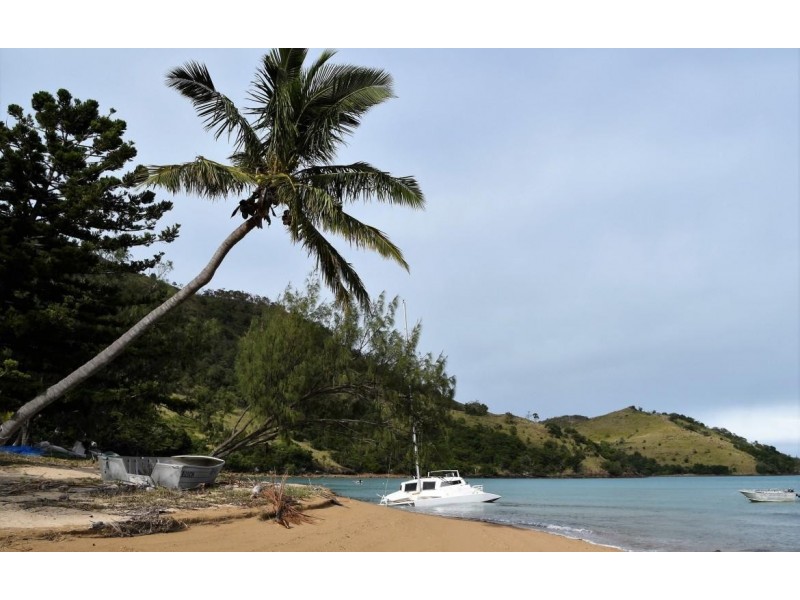 ** St. Bees Island, Whitsundays QLD 4802