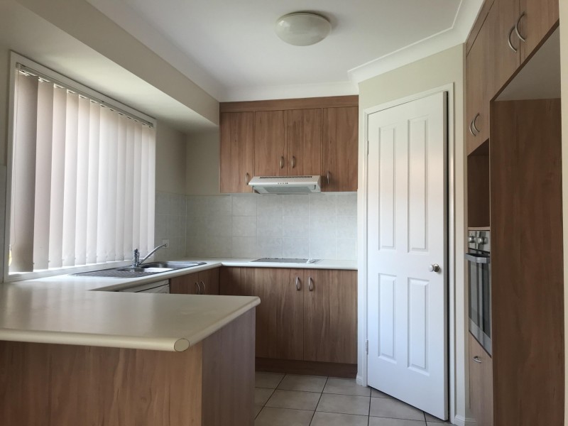 8 Hyndes Street, Wakerley QLD 4154