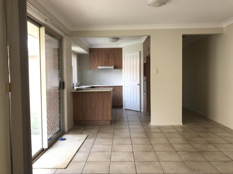 8 Hyndes Street, Wakerley QLD 4154