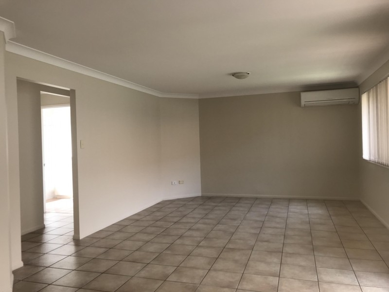 8 Hyndes Street, Wakerley QLD 4154