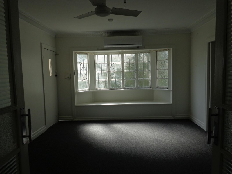 69 Mt Gravatt-Capalaba Road, Mount Gravatt QLD 4122