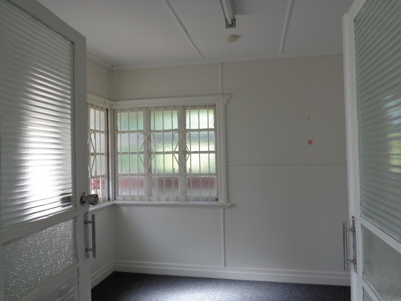 69 Mt Gravatt-Capalaba Road, Mount Gravatt QLD 4122