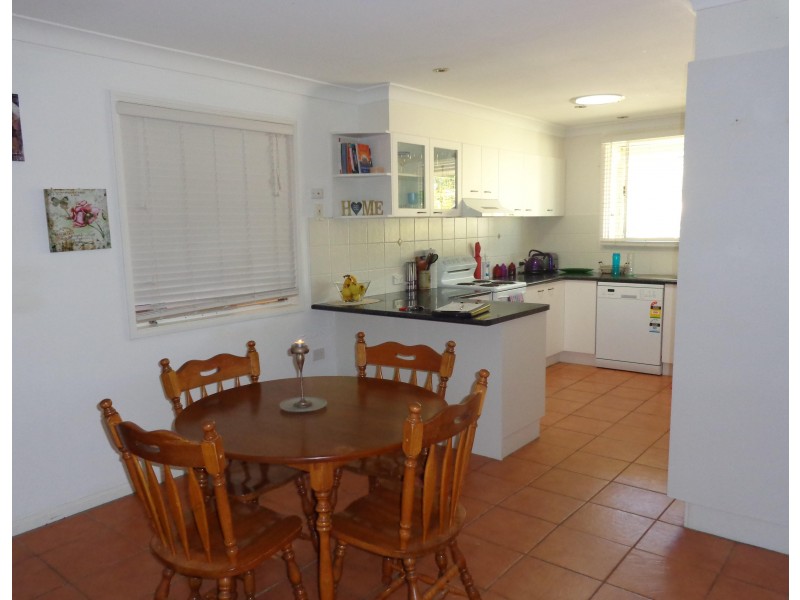 4 Christopher Street, Redland Bay QLD 4165