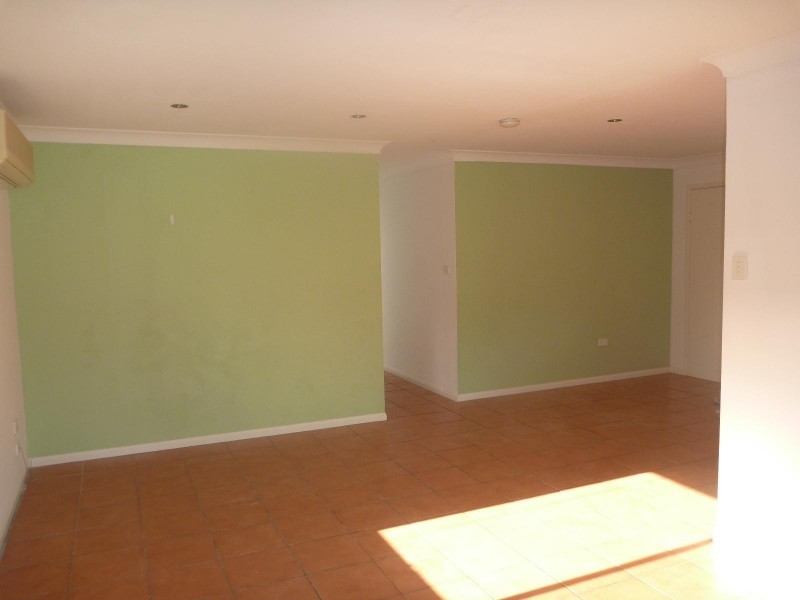 4 Christopher Street, Redland Bay QLD 4165