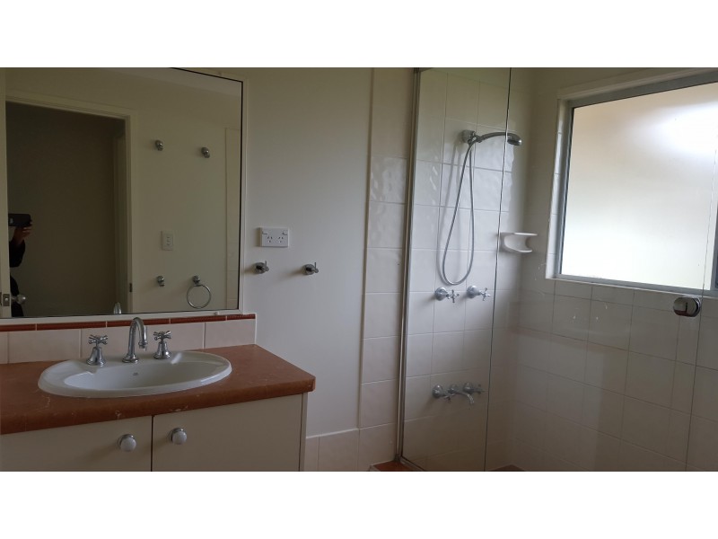 8 Vera Street, Redland Bay QLD 4165