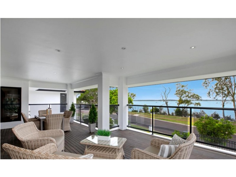 1 Cliftonville Place, Redland Bay QLD 4165