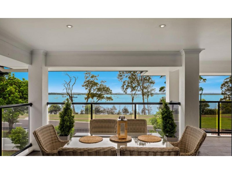 1 Cliftonville Place, Redland Bay QLD 4165