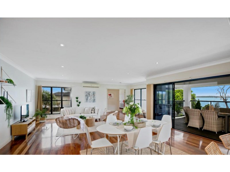 1 Cliftonville Place, Redland Bay QLD 4165