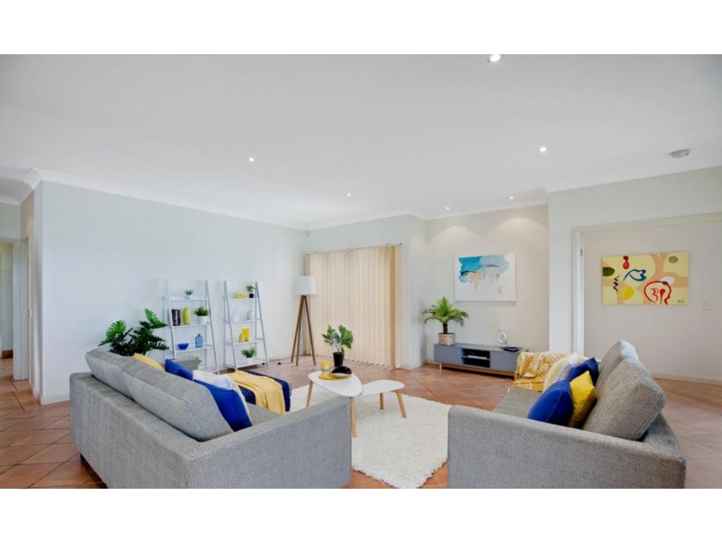 1 Cliftonville Place, Redland Bay QLD 4165