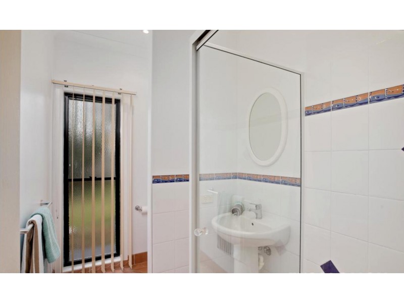 1 Cliftonville Place, Redland Bay QLD 4165