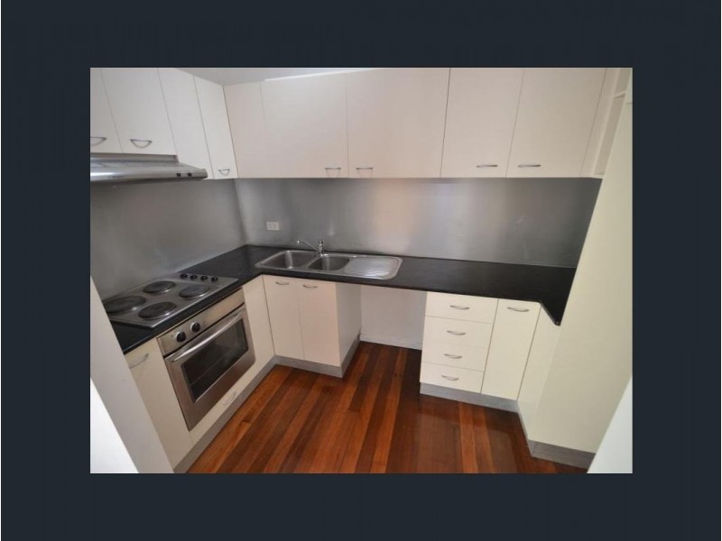 74 Rawlins Street, Kangaroo Point QLD 4169