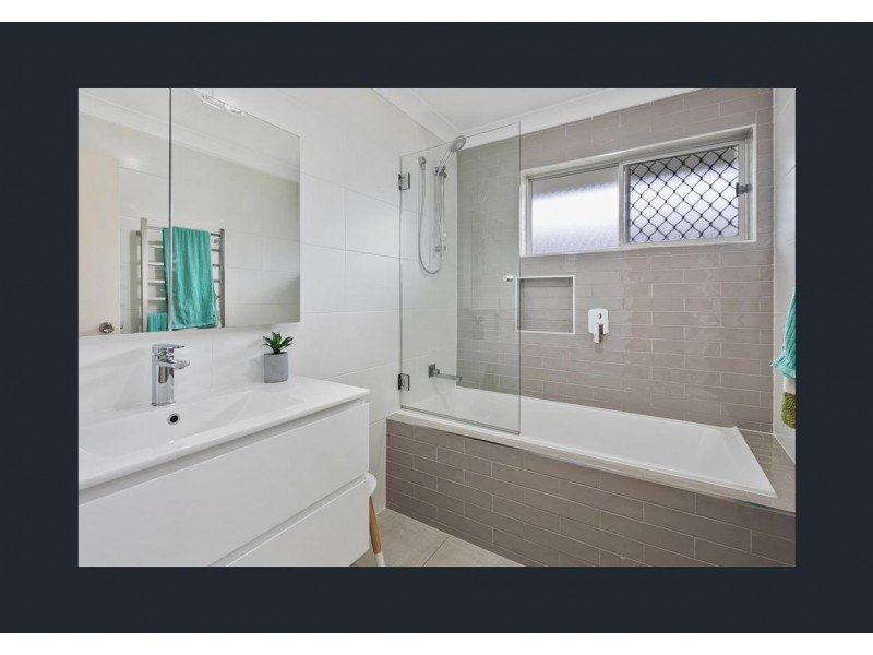 7 Parnka Street, Wellington Point QLD 4160